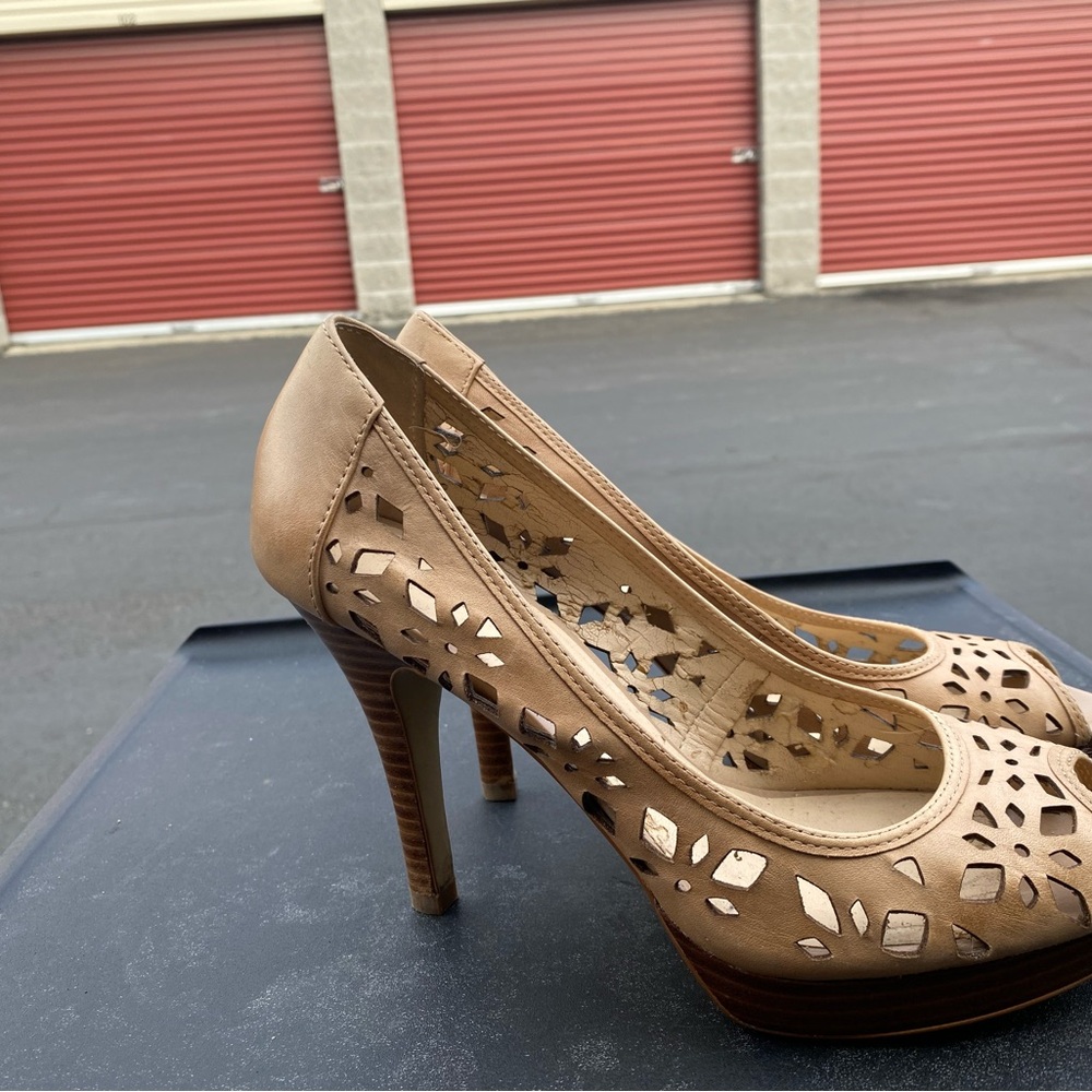 Franco Sarto L-Vial Women’s Peep Toe Tan High Heels/Pumps Size 9.5m View 5